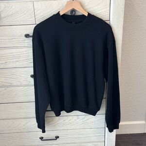 SALE! SKIMS Black Women's Sweatshirt. Goes with everything!